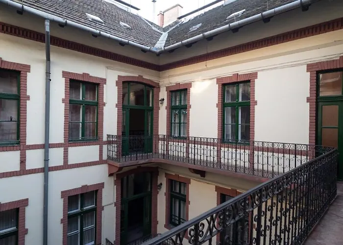 New Trendy Central Apartment At The Perfect Location