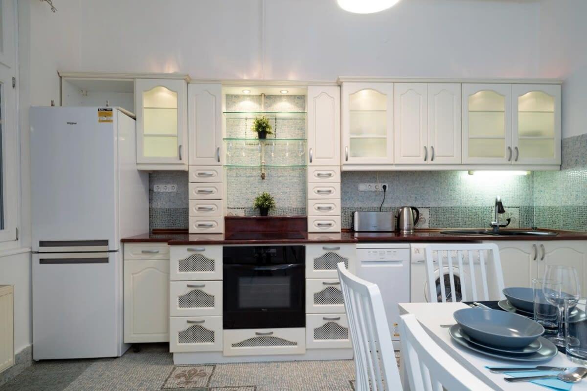 Apartment New Trendy At The Perfect Location