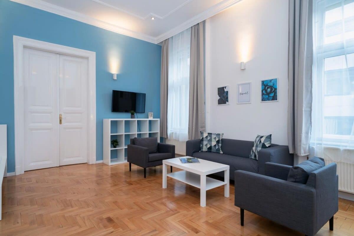 New Trendy At The Perfect Location Apartment Budapest